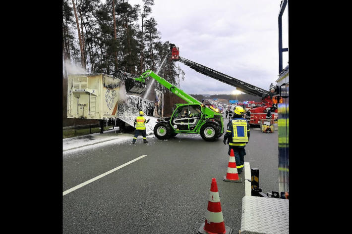Löscharbeiten bei Roth