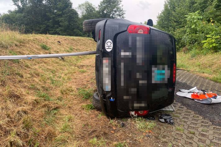 Die Autolenkerin verletzte sich zum Glück nur leicht.