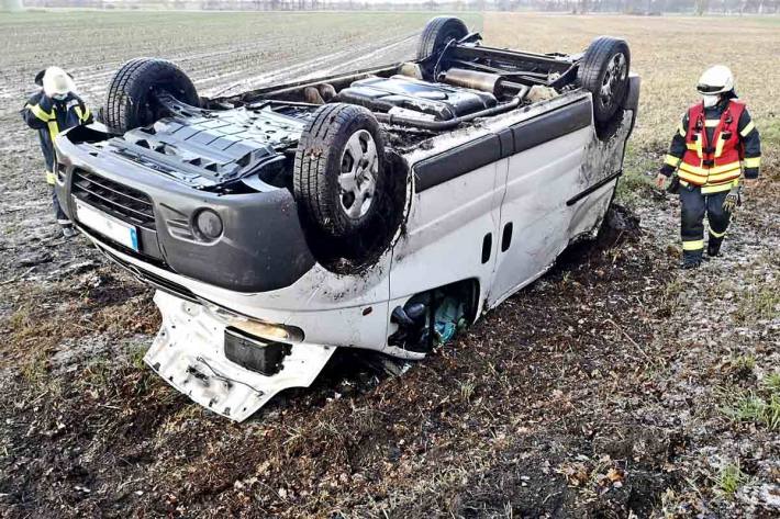 Der Fahrer wurde zur Kontrolle ins Krankenhaus in Wilstedt transportiert