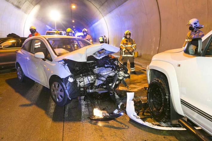 Alle drei beteiligten Fahrzeuge wurden stark beschädigt