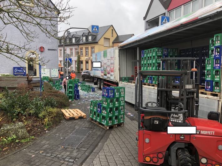 Verkehrsunfall durch nicht ausreichend gesicherte Ladung