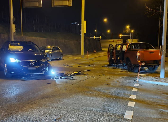  Heftiger Unfall beim Abbiegen