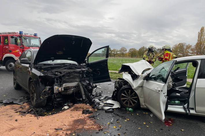 Zwei schwer und drei mittelschwer Verletzte forderte dieser Unfall.