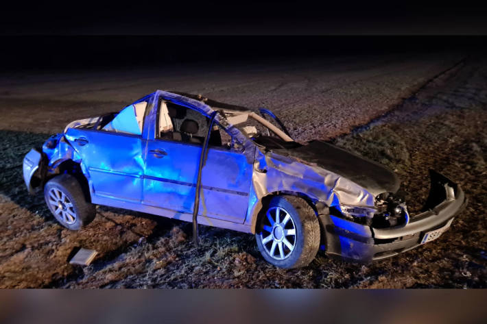 Beifahrer bei Unfall aus Auto geschleudert – tot
