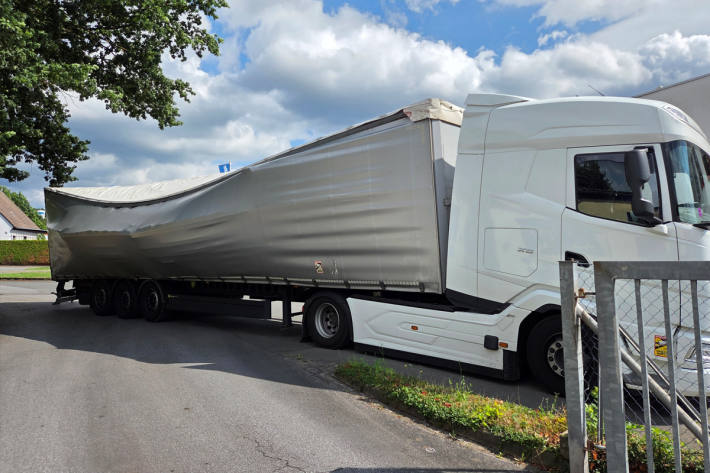 26 Tonnen Bier hatte der Lkw geladen.
