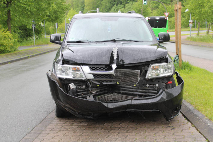 Flüchtiger leistet nach Verkehrsunfall Widerstand in Porta Westfalica