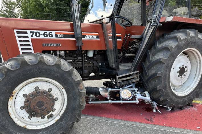 Beim Unfall in Goldau verletzte sich der Motorradfahrer erheblich.