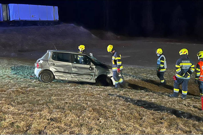  Kollision zwischen zwei Fahrzeugen