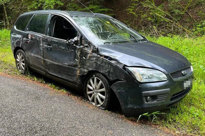 Der Ford wurde bei dem Unfall total beschädigt