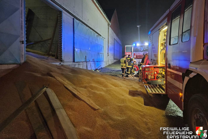 Beide Arbeiter versanken im Getreide.