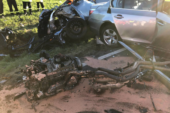 Schwerer Verkehrsunfall mit mehreren schwerstverletzten Personen