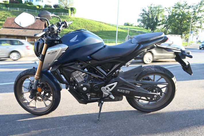 Der Motorradfahrer wurde bei dem Unfall verletzt