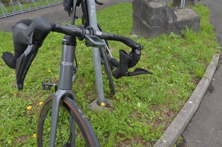 Beide Radfahrer wurden unbestimmten Grades verletzt 