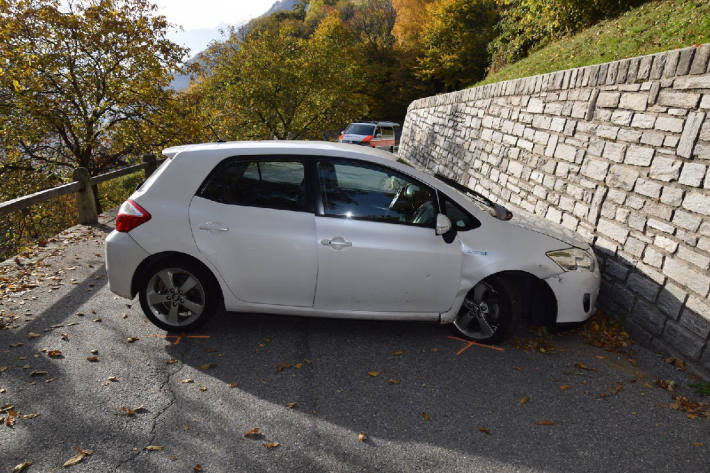 Lenkerin bei Selbstunfall verletzt in Soglio 