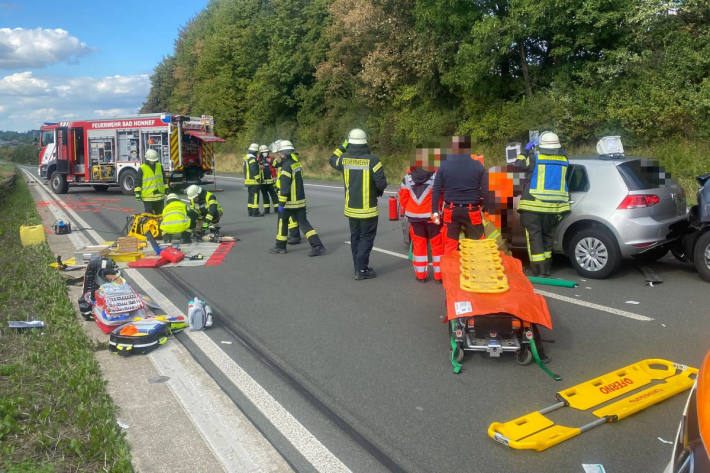 Auffahrunfall mit drei verletzten Personen auf der A3