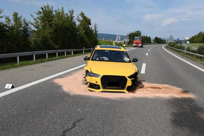 Nach dem Unfall kam es zu Verkehrsbehinderungen 