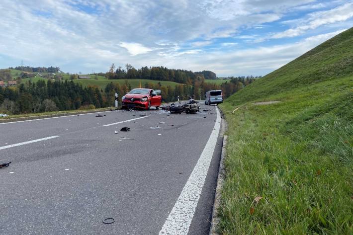 In Menzingen ZG ist heute ein Motorradfahrer tödlich verunglückt.