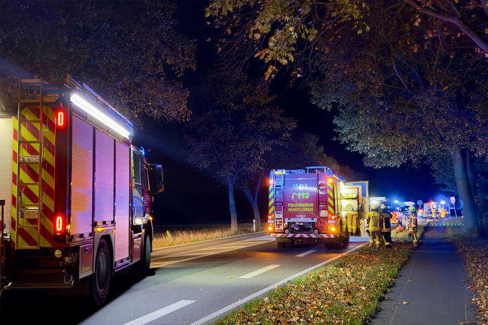 Rund 40 Einsatzkräfte der Feuerwehr waren vor Ort.