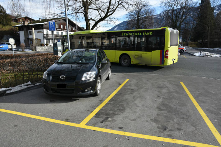 Die Autofahrerin übersah den Bus.