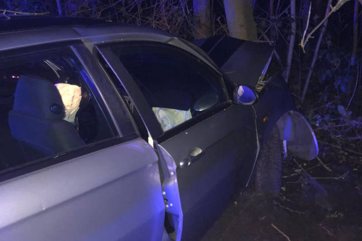 Betrunken gegen Baum gefahren