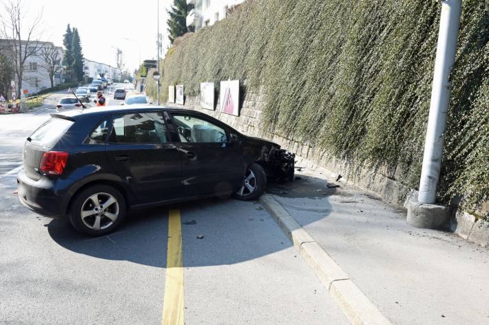 Die Autofahrerin verletzte sich bei der Kollision in der Stadt Luzern.