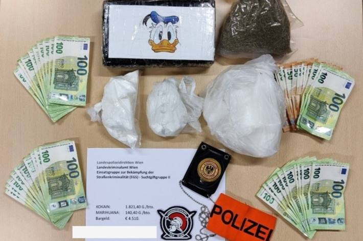Geld und Suchtmittel sichergestellt