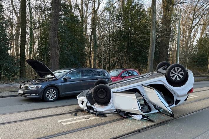 Mehrere Personen wurden bei dem Unfall verletzt