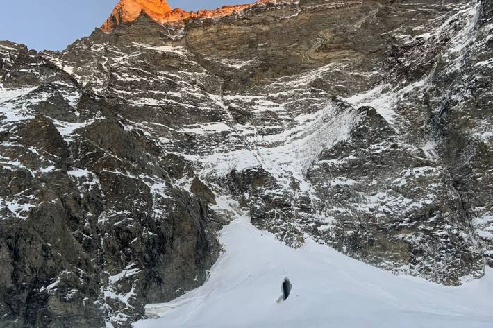 Bergsteiger stürzt am Matterhorn in den Tod.