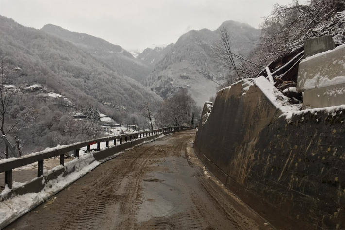 Calancastrasse nach Felssturz bereits am Freitagabend geöffnet