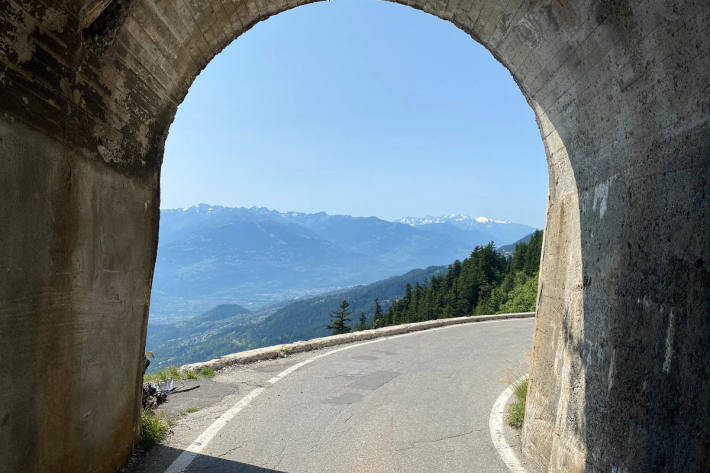  Tragischer Verkehrsunfall in Ayent/Botyre endet tödlich