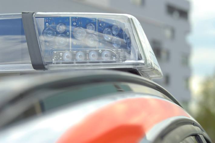 Die Kantonspolizei Bern hat für Donnerstagabend und Freitag wieder ein grosses Personalaufgebot bereitgestellt. (Symbolbild)