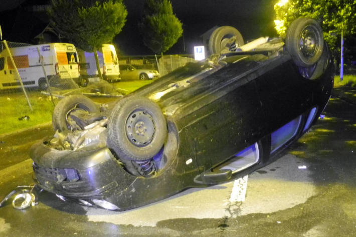 Nach Selbstkollision von Unfallstelle entfernt in Brunnen SZ