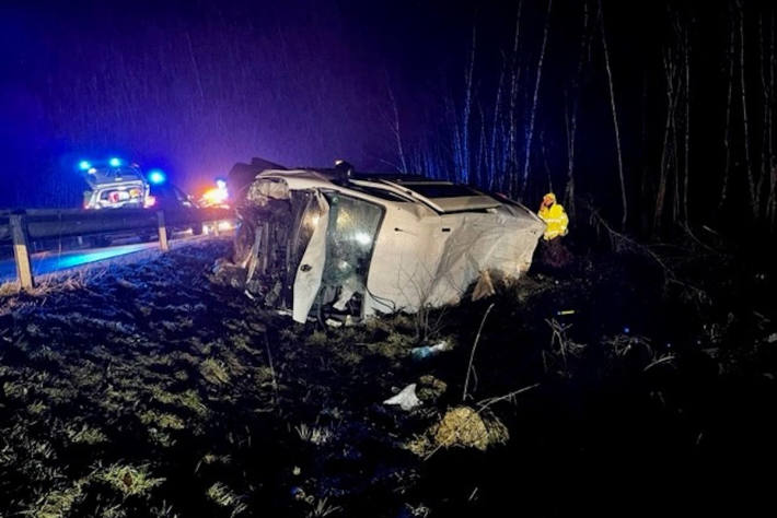 Verunfallter Transporter auf der L260 bei Emmerzhausen