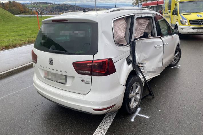 In St. Gallen kam es zu einem Unfall zwischen Auto und Bahn.