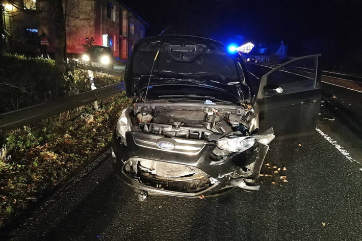 In dem PKW saßen auch zwei kleine Kinder. Sie wurden glücklicherweise nicht verletzt.