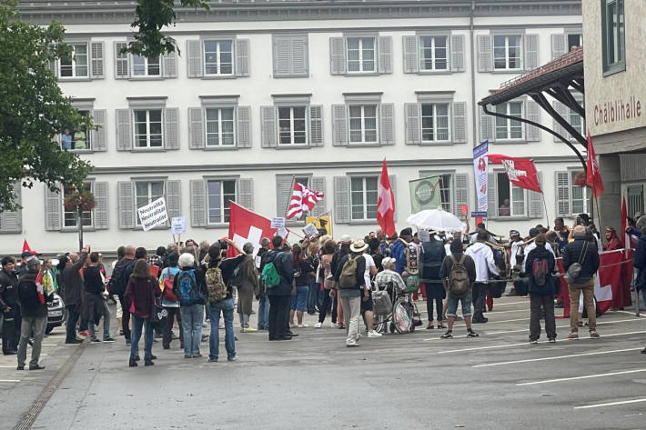 Unbewilligte Demonstration in Herisau mit 140 Teilnehmern