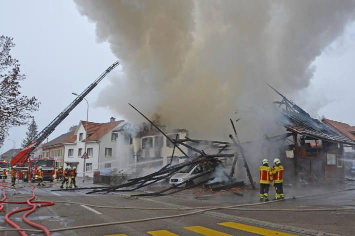 Die Polizei sucht weitere Bilder vom Brand in Guntershausen TG.