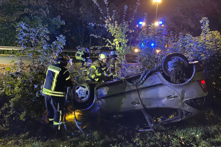 Zwei Verletzte nach schwerem Verkehrsunfall in Altenbeken