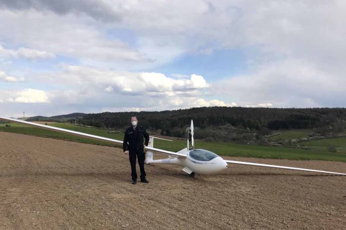 Segelflieger landet außerplanmäßig in Schallodenbach