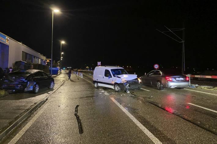 In Bubendorf BL kam es gestern zu einem Unfall mit drei Verletzten.