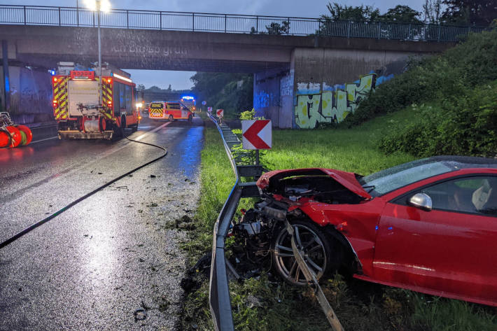 Schwerer Unfall auf der A40 bei Mülheim an der Ruhr