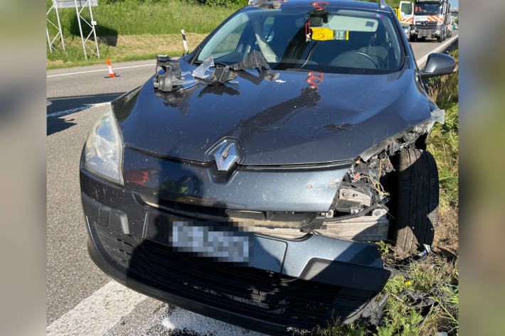 Auto kracht in Leitplanke auf der A1 bei Wängi