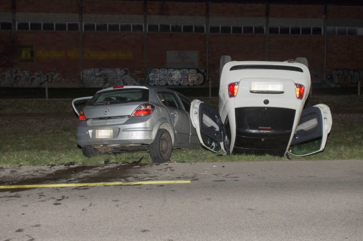 Beim Unfall in Gossau wurden drei Personen verletzt