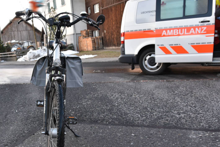 Die Velofahrerin wurde ins Spital gebracht.