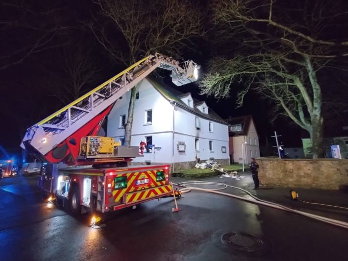 Schwer verletzte Person nach Wohnungsbrand in Dortmund