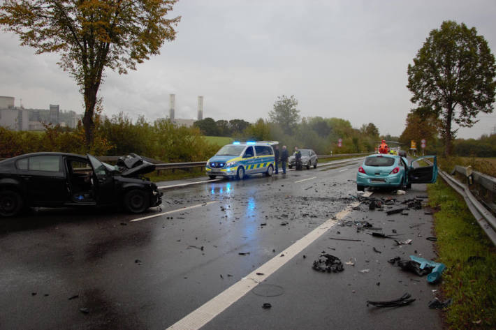 Drei Verletzte nach Verkehrsunfall – Rettungshubschrauber im Einsatz