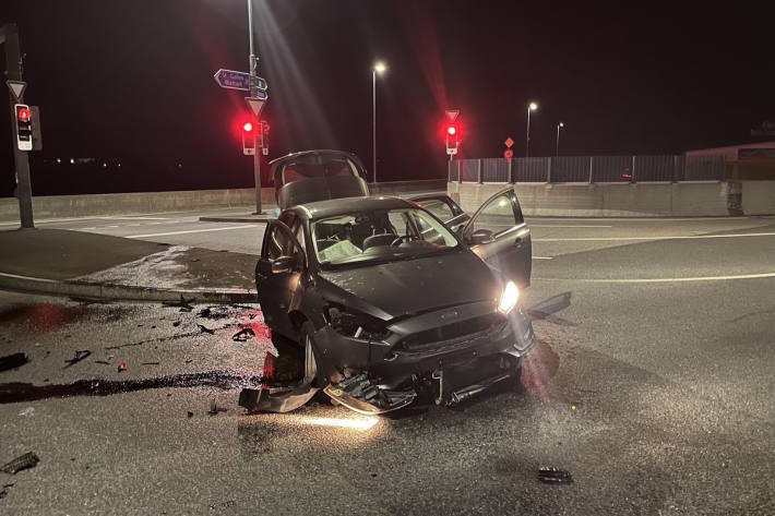 Das Auto wurde stark beschädigt