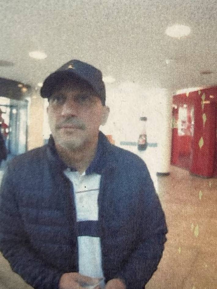 Dieser Mann wird wegen Diebstahls gesucht.