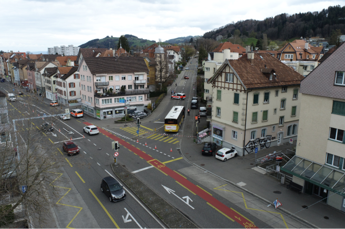 Beim Unfall an der Verzweigung Rorschacherstrasse/Rehetobelstrasse in St. Gallen wurde eine Fussgängerin schwer verletzt.