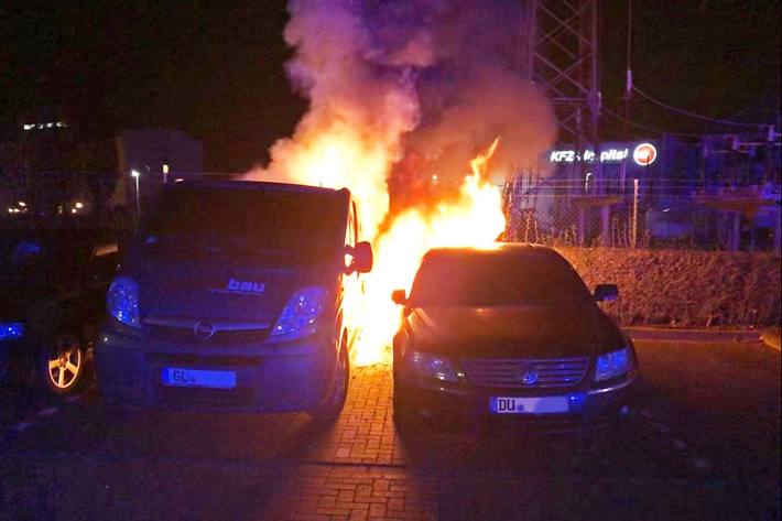 Insgesamt entstand in Monheim am Rhein an den beiden Fahrzeugen ein Sachschaden in Höhe mindestens 30.000 Euro